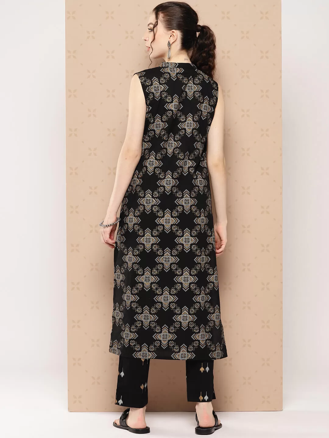 Black Cotton Ethnic Motif Printed Kurta with Pant