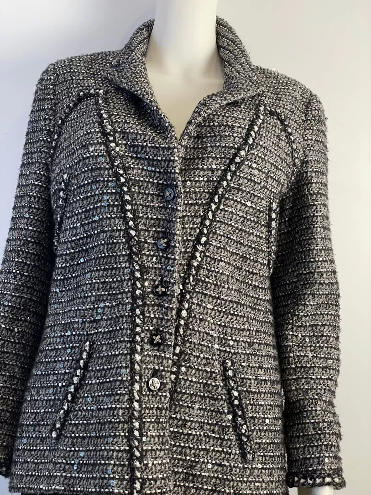 Chanel 06A 2006 Fall Gray Black Sequined Tweed Jacket Blazer FR 44 US 8/10