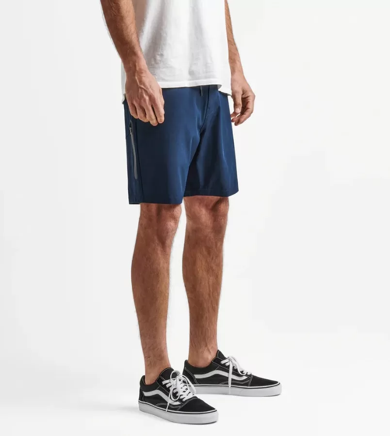 Explorer 2.0 19'' Hybrid Stretch Shorts