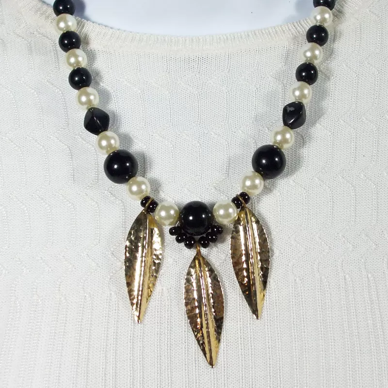 Gasha, Single Strand Black & Pearl Necklace