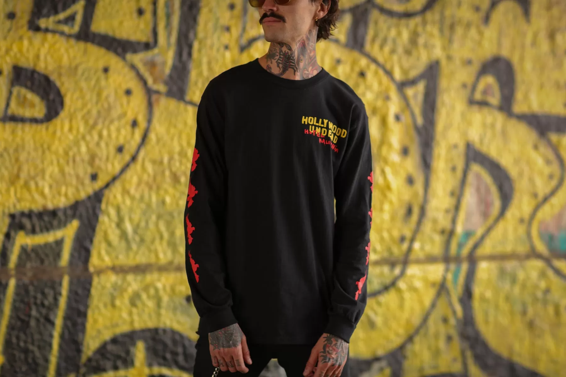 Hotel Kalifornia Group Photo Long Sleeve (Black)