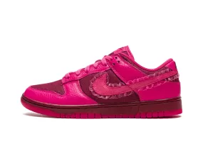 Nike Dunk Low "Valentine's Day" (2022)