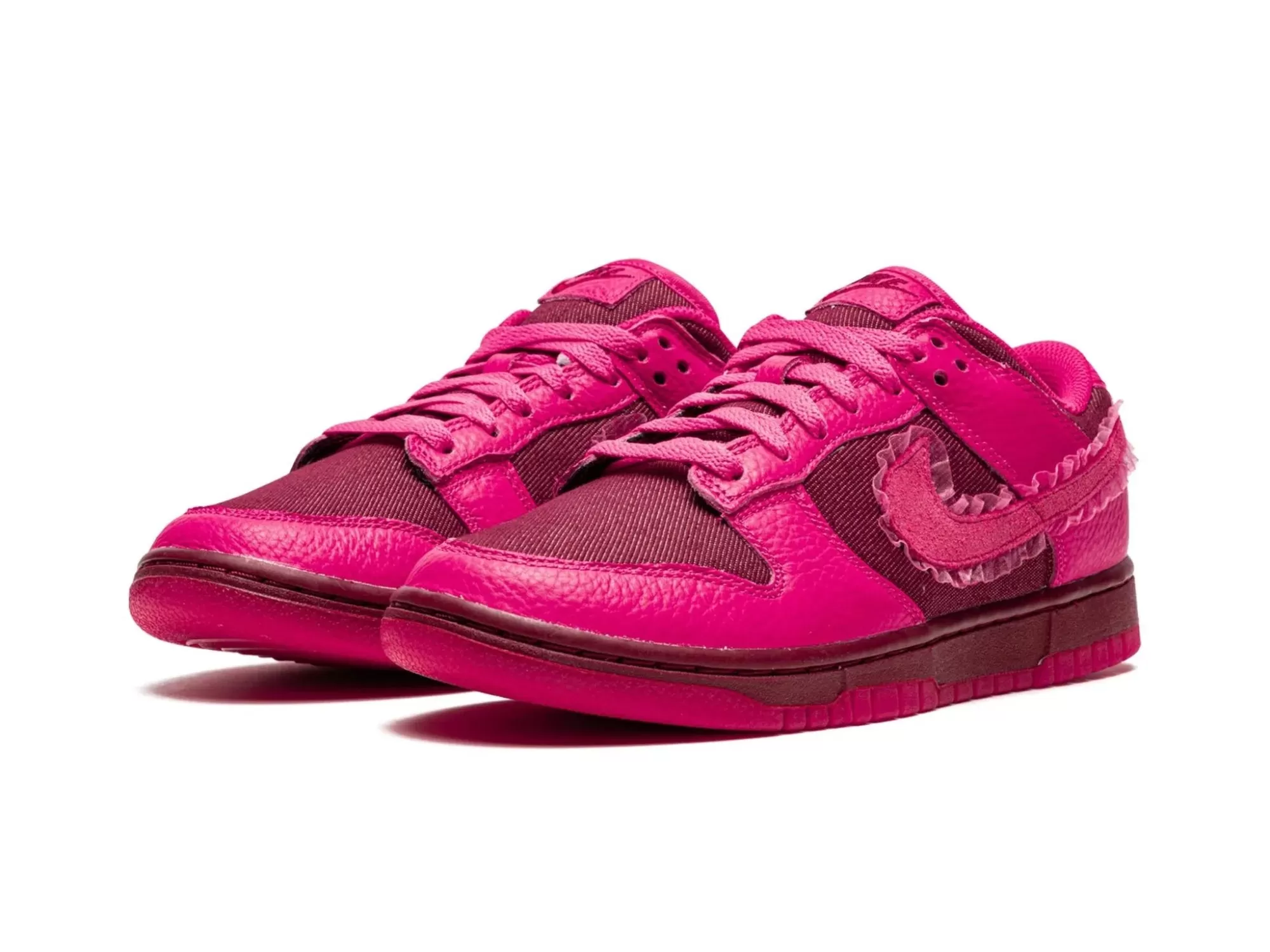 Nike Dunk Low "Valentine's Day" (2022)