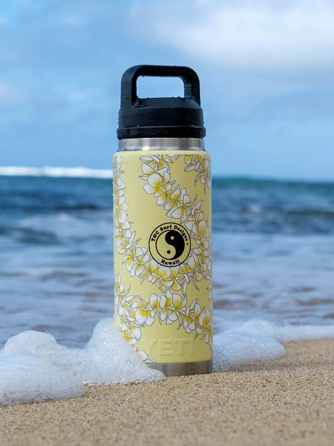 T&C Surf 26 oz Plumeria Lei Rambler Yeti Bottle with Chug Cap