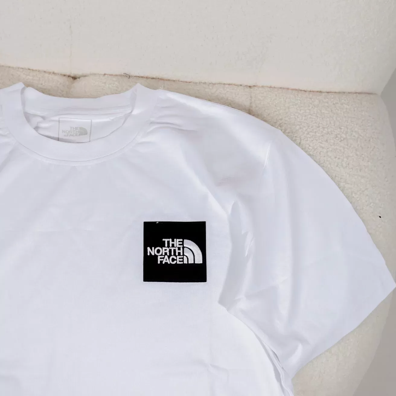 The North Face 3D Square Embroidered Woven Label Tee [NF0A7QQT]